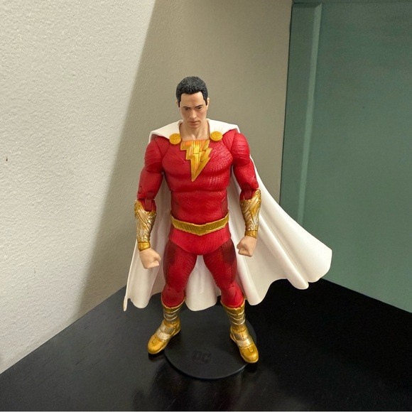 McFarlane DC Shazam Fury of the Gods 7" Figure - Picture 2 of 10